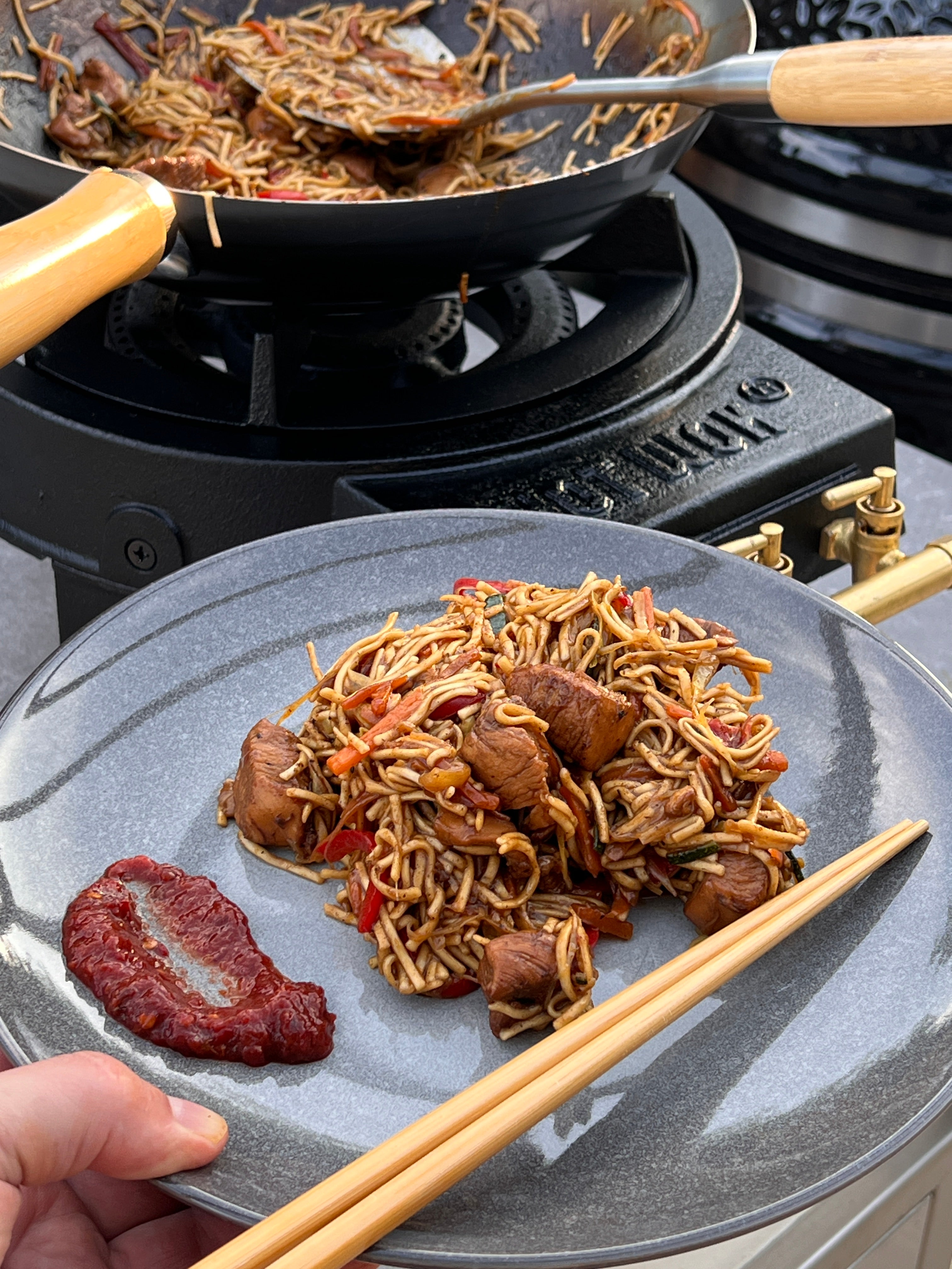 Asian chicken stir-fry on HOT WOK – Easy and full of flavour
