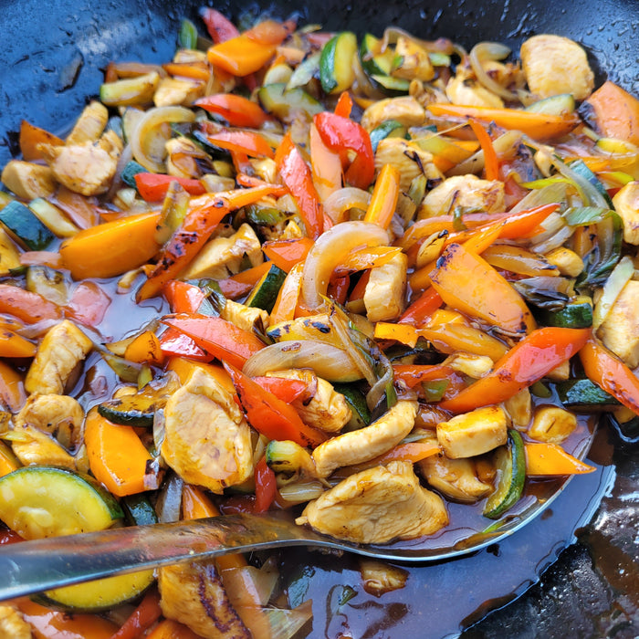 Asian-Inspired Wok with Chicken and Fresh Vegetables - HOT WOK