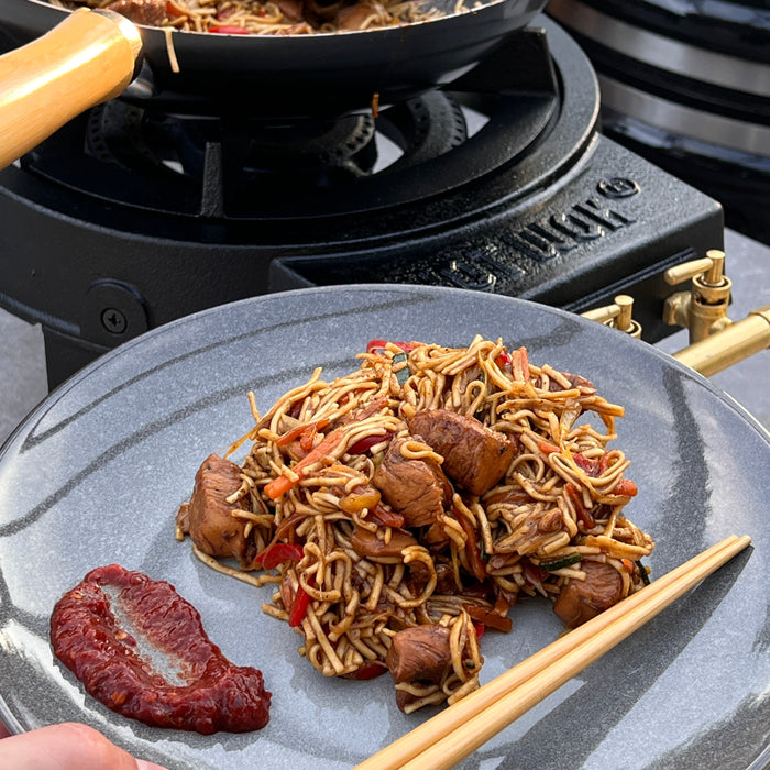Asian stir-fry with chicken, fresh vegetables and noodles - HOT WOK