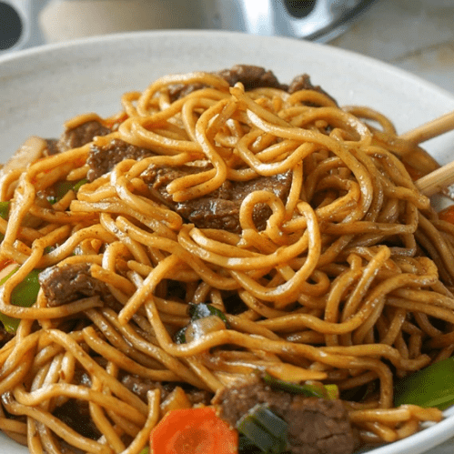 Noodles with hoisin and beef - HOT WOK