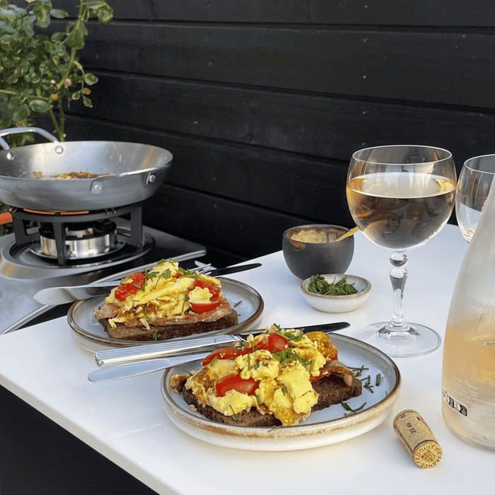 Omelette on a HOT WOK - HOT WOK